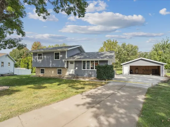 1429 Columbus Dr, Waterloo, IA 50702