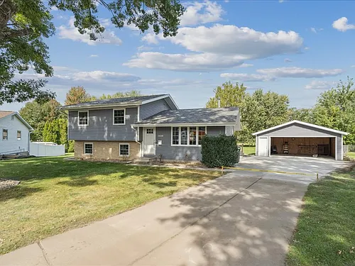 1429 Columbus Dr Photo 1