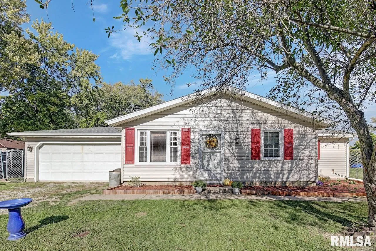 142 Hollywood Cir photo 1