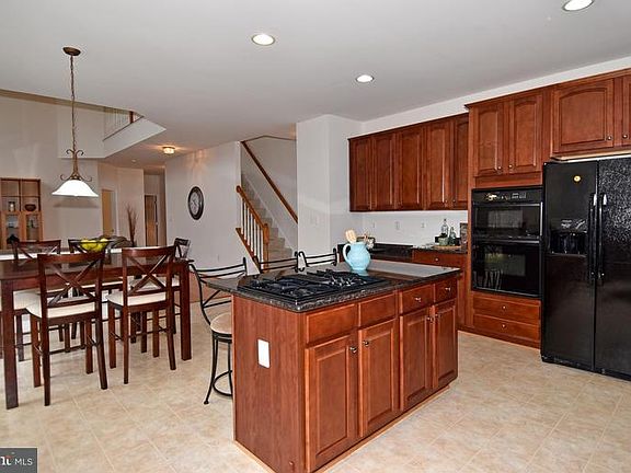 3rd image of 8477 Hessian Hill Ct
