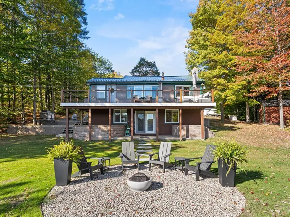 14 Cottage Road, Limerick, ME 04048