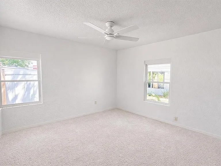403 E Johnson Ave — Photo 6