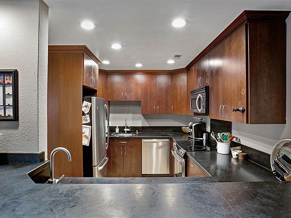3rd image of 5370 La Jolla Blvd Unit 203