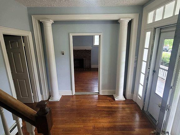 4th image of 2609 Seminary Ave