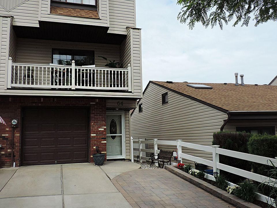 1st image of 64 Hammock Ln