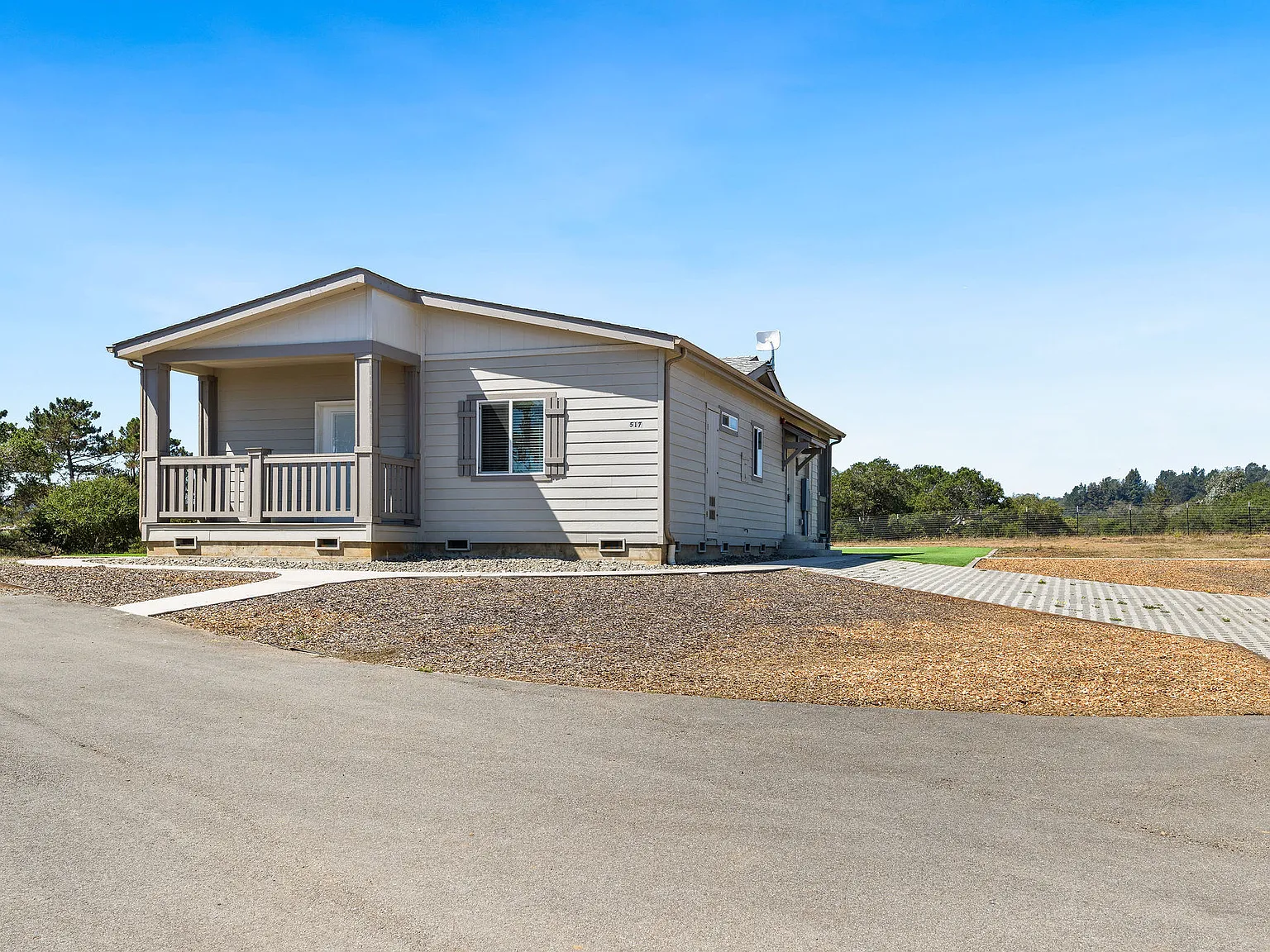 3 bed, 1300 sqft, $4,200 — Photo 3