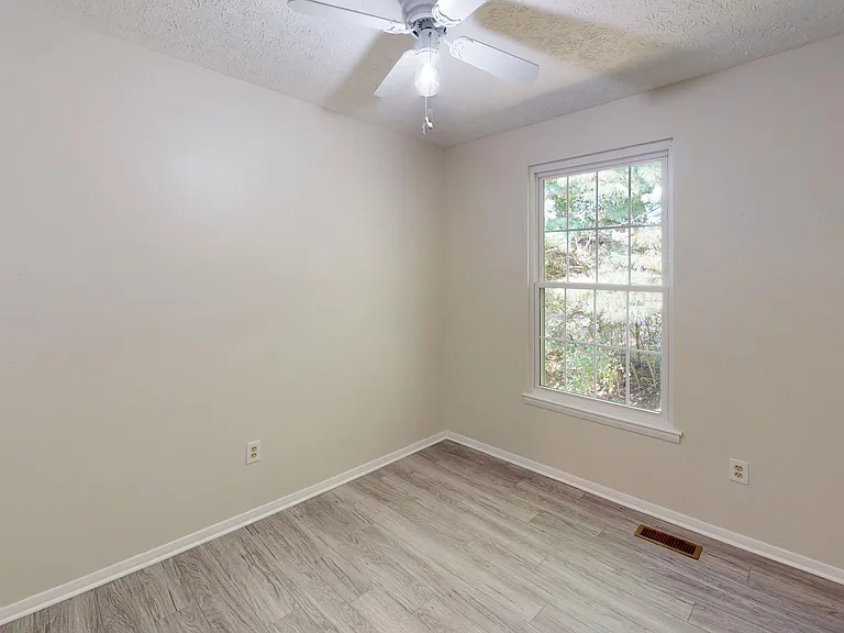 30 Samantha Ct — Photo 13