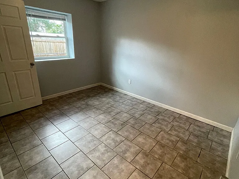 1717 Harris St #2 — Photo 3