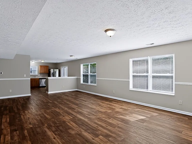 5439 Lake Boggs St — Photo 6