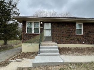 1037 SW Kings Cross Rd, Blue Springs, MO 64014