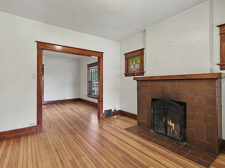 2123 S Franklin St — Photo 5