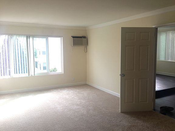 2nd image of 3215 Overland Ave APT 8163