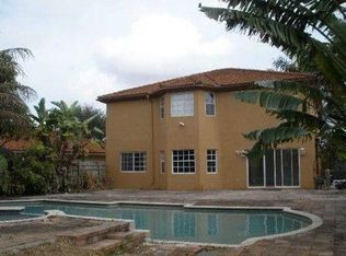 19900 NW 86th Ct, Hialeah, FL 33015