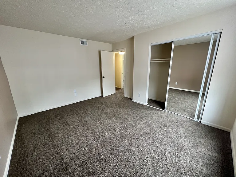 Derby Run Apartments — Photo 78
