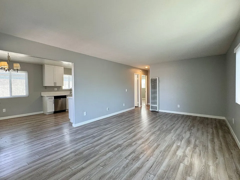 4861-4865 Palm Ave.