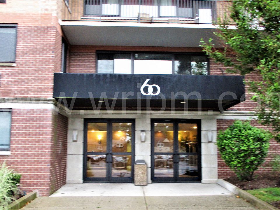 1st image of 60 Parkway Dr E APT 6A