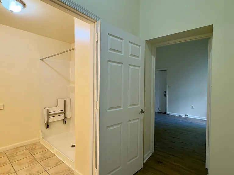 Apartment Units in Bolton Hill, Baltimore, MD! — Photo 10
