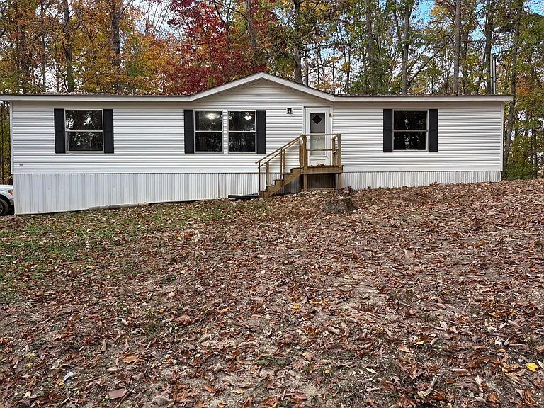 329 Hollybrook Ln — Photo 4