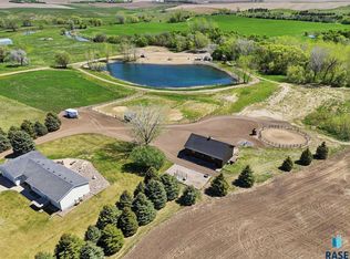 25882 Skunk Creek Ave, Hartford, SD 57033
