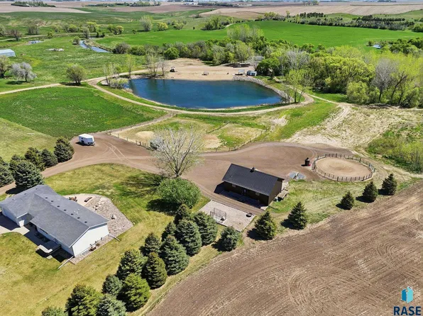 25882 Skunk Creek Ave, Hartford, SD 57033