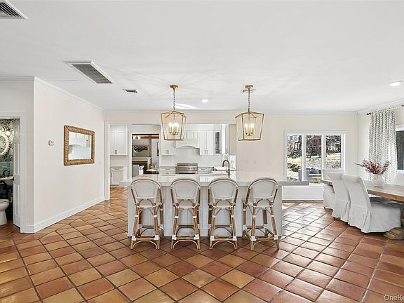 5th image of 85 Cove Road