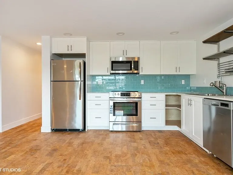 2922 Fairview Ave E #B — Photo 7