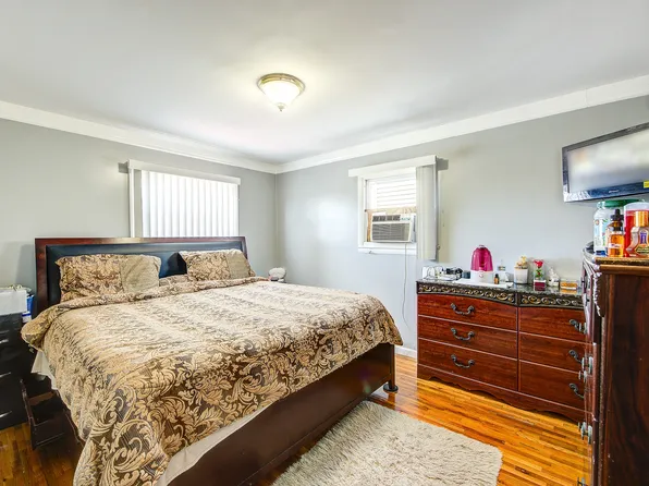 627 Beach 65th Street image 14 of 30