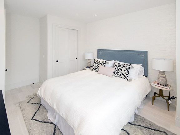 4th image of 43 W 27th St APT 3R