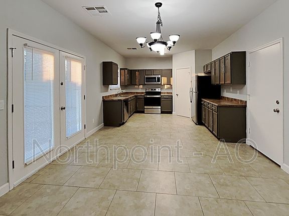 3rd image of 623 E Cody Dr