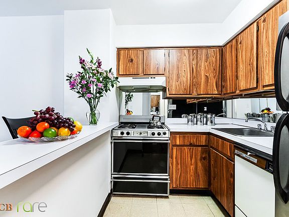 4th image of 1781 1st Ave #5D