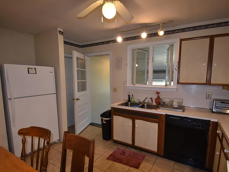165 Daniels Rd — Photo 8