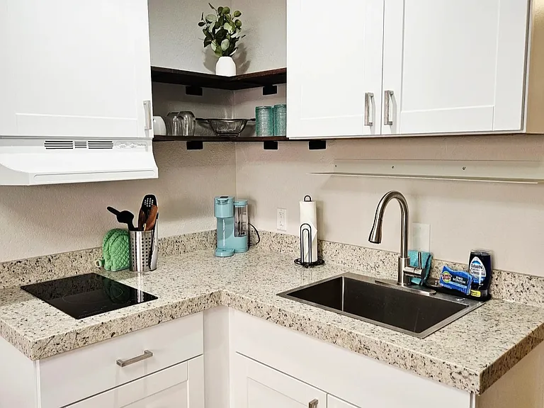 1940 Prospector Ave #409 — Photo 5