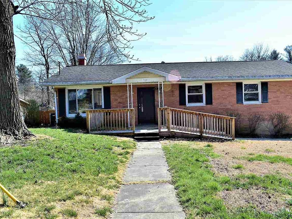 1st image of 713 Treelane Dr