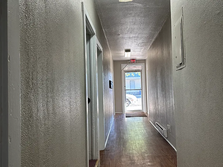 101 E Benton St #302 — Photo 3