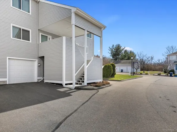 372 Old Rock Road #372, Branford, CT 06405