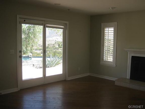 4th image of 8004 Sierra Hwy