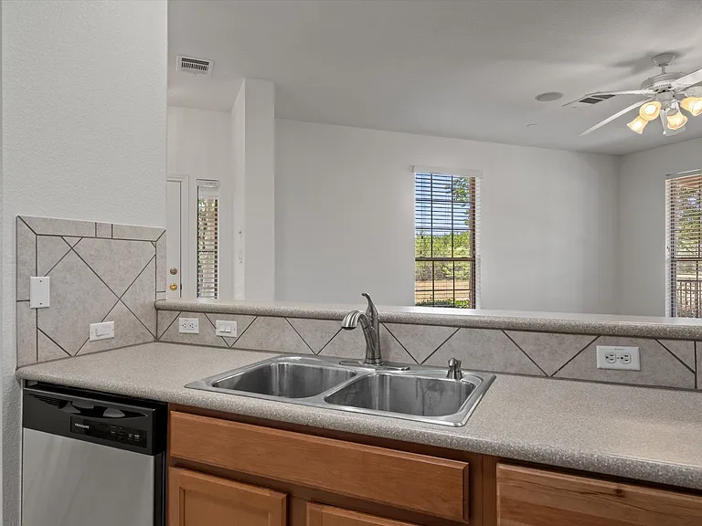 9201 Brodie Ln #203 — Photo 10