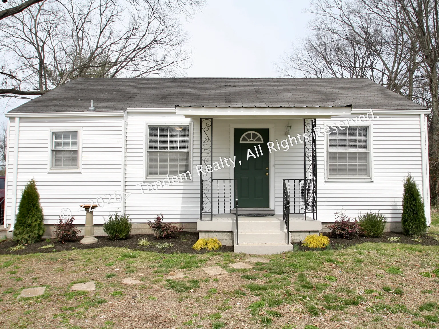 2 bed, 1.0 bath, 900 sqft, $1,795 — Photo 2