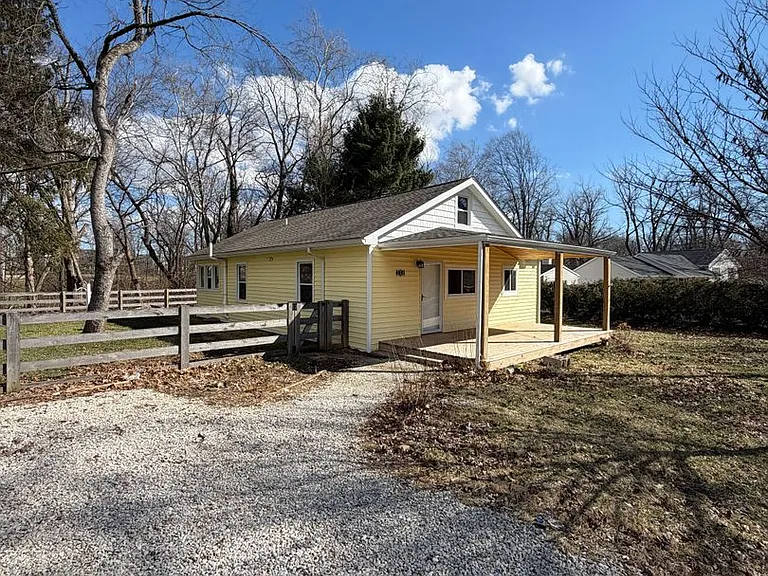 236 Lakeview Dr — Photo 22