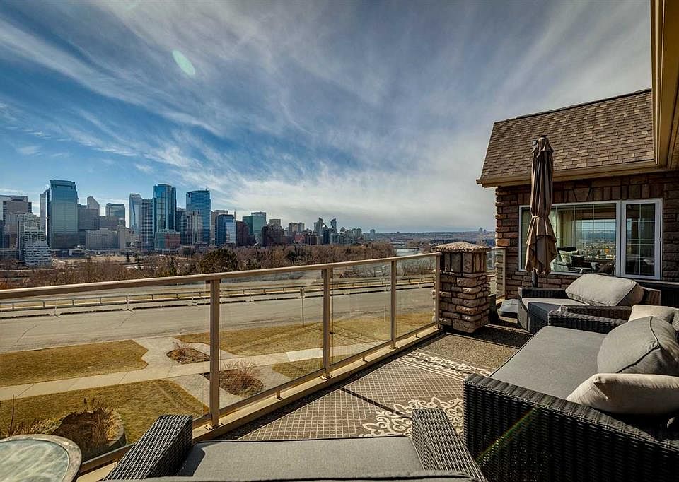 1st image of 228 S Crescent Rd NW