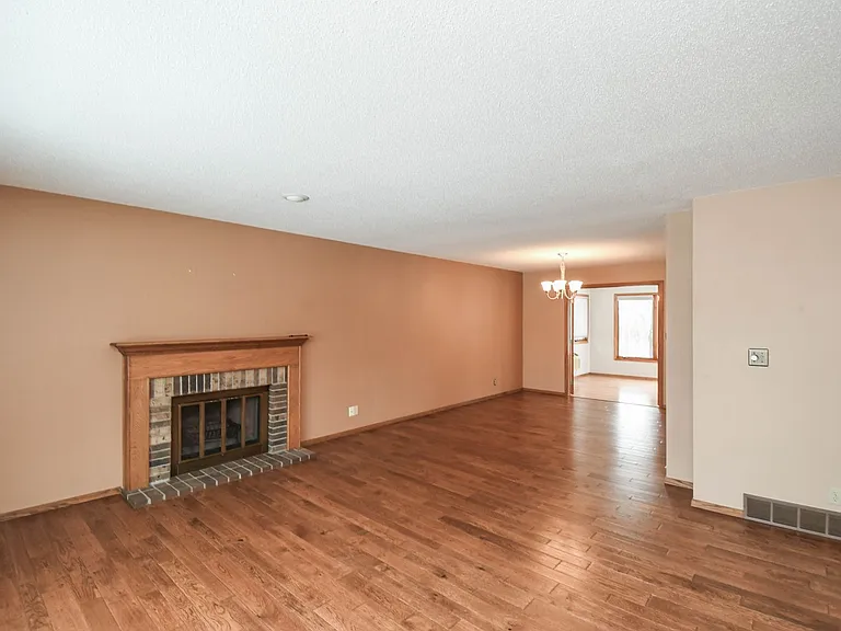 2213 S Wellington Ave — Photo 12