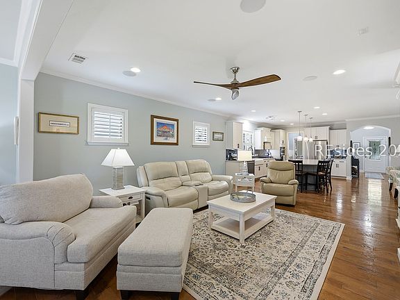 5th image of 20 Heathrow Ave
