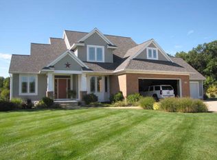 8739 Olde Meadow Dr NE, Rockford, MI 49341