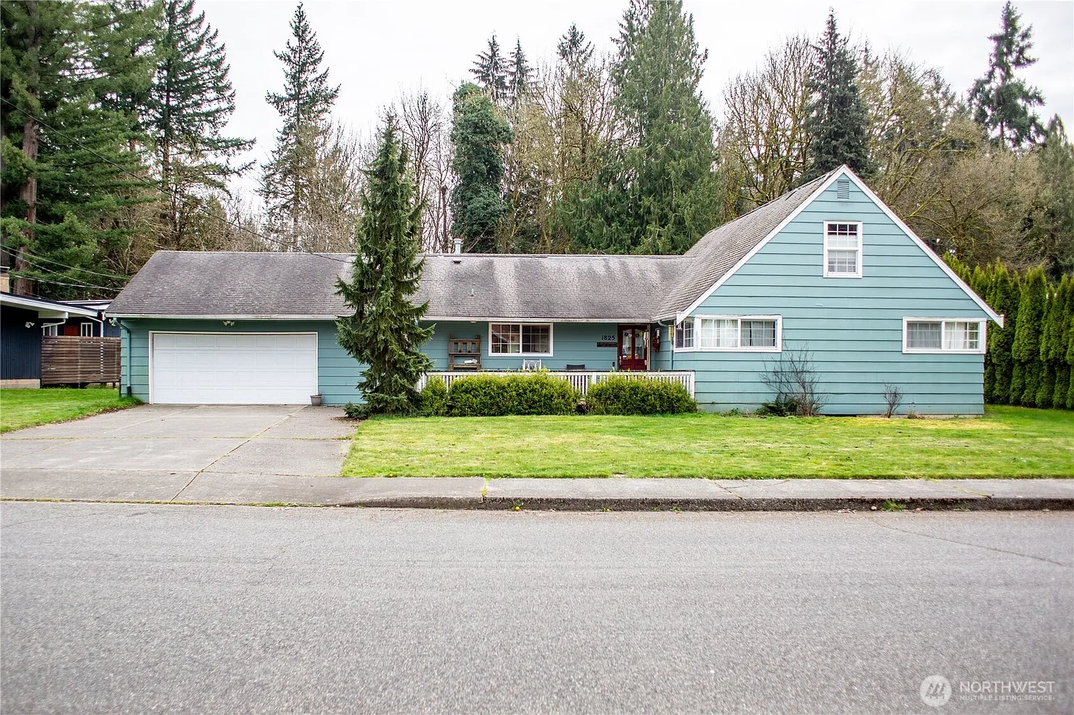 1825 Forest Hill Drive SE photo 1