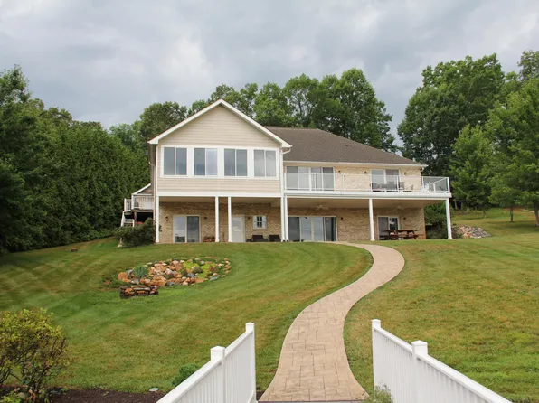 4 Calypso Rd, Moneta, VA 24121