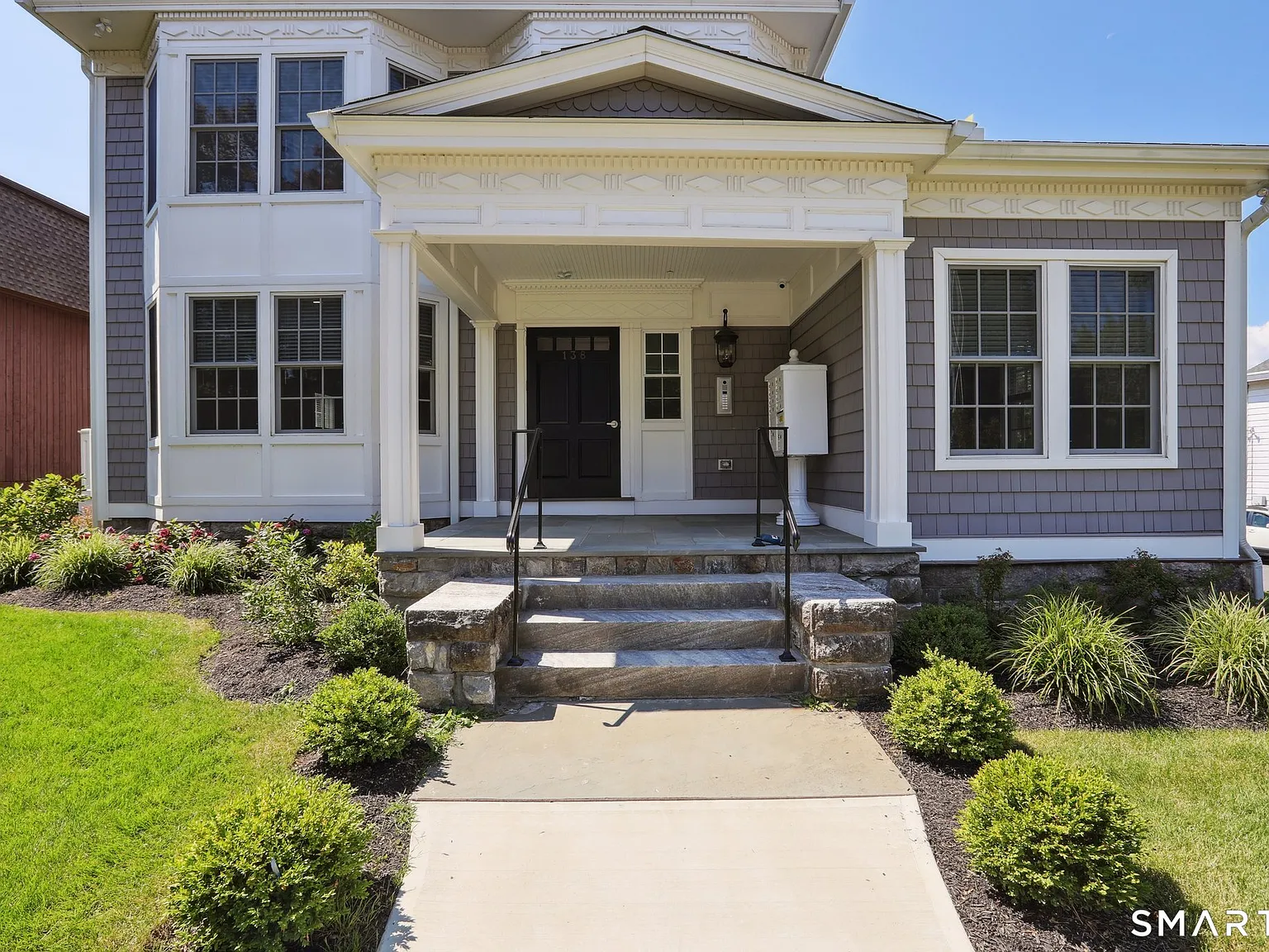 1 bed, 1.5 bath, 581 sqft, $2,100 — Photo 2