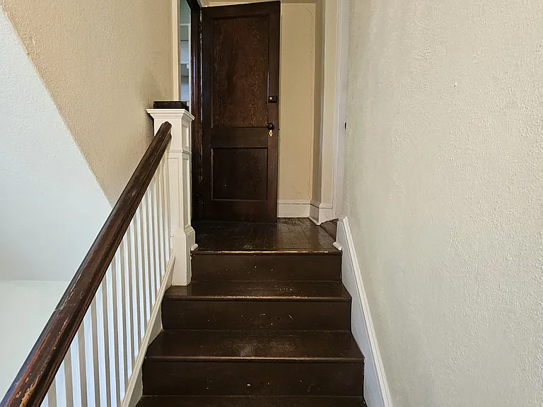 140 E Market St #140 — Photo 4