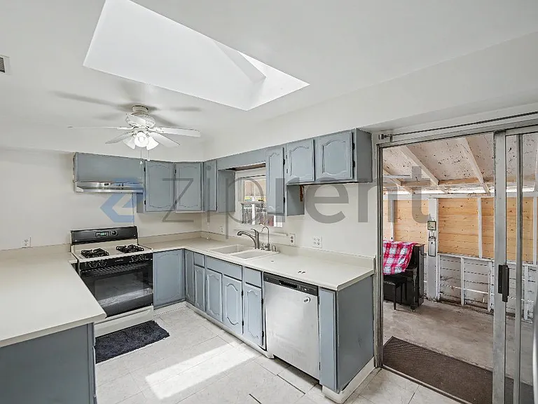 344 N Poli Ave — Photo 10