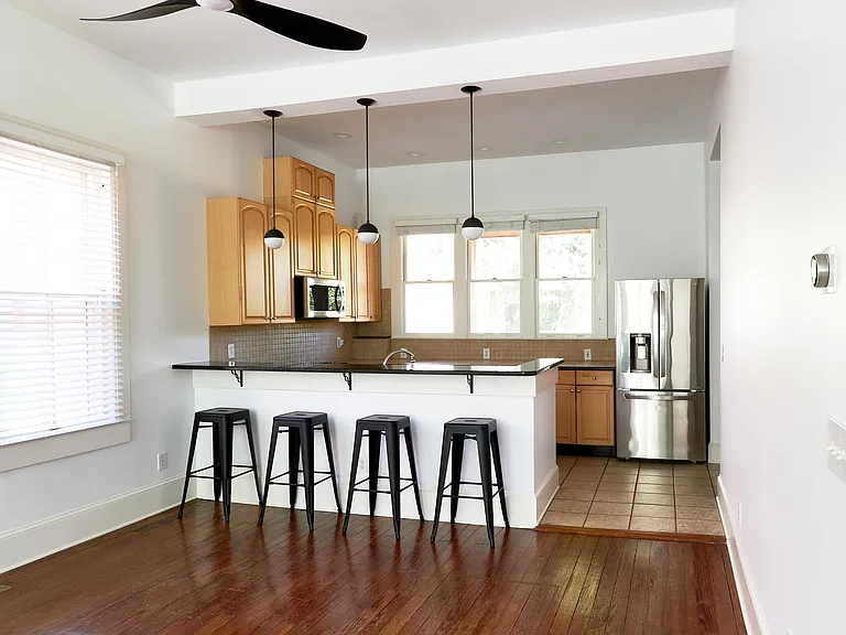 744 Highland Ave NE — Photo 3