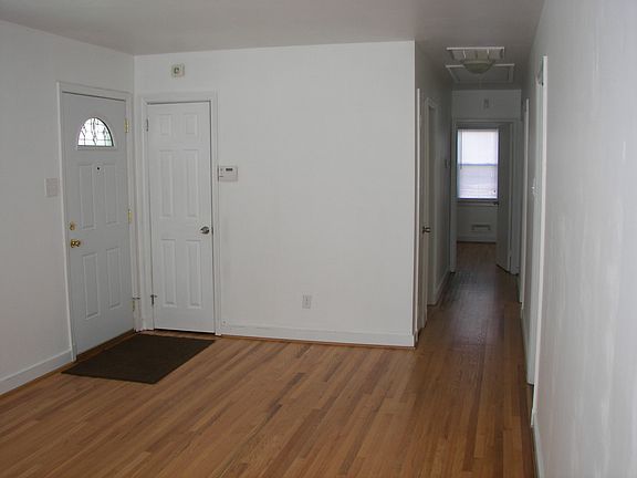 2nd image of 511 Langhorne Ave #15